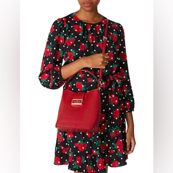 Kate Spade NWOT Reegan Cherry Red Bucket Crossbody Bag. - Picture 1 of 14